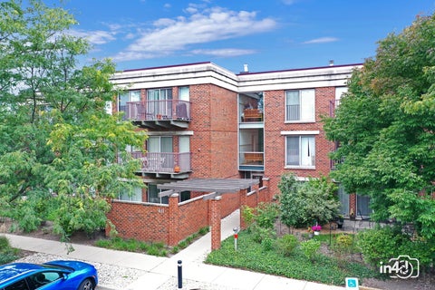 Photo of 411 Kelburn Road #121, Deerfield, IL 60015 (MLS # 12765850)