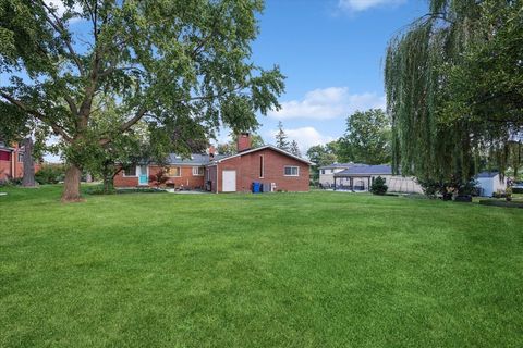 Tiny photo for 512 S Busse Road, Mount Prospect, IL 60056 (MLS # 12502258)