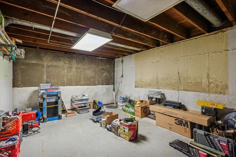 Tiny photo for 512 S Busse Road, Mount Prospect, IL 60056 (MLS # 12502258)