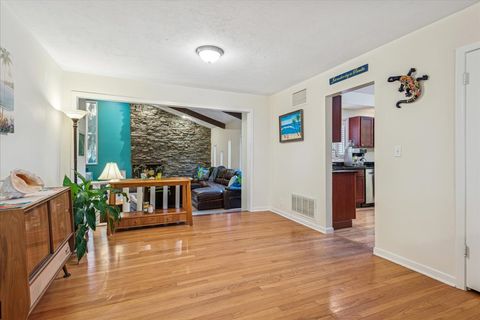 Tiny photo for 512 S Busse Road, Mount Prospect, IL 60056 (MLS # 12502258)