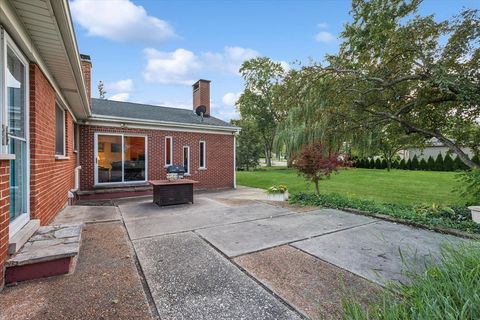 Tiny photo for 512 S Busse Road, Mount Prospect, IL 60056 (MLS # 12502258)