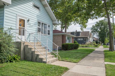 Tiny photo for 1042 Circle Avenue, Forest Park, IL 60130 (MLS # 12464020)