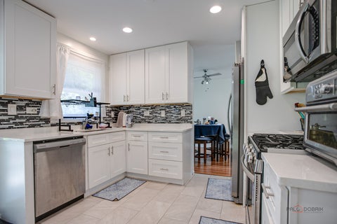 Tiny photo for 600 Thompson Boulevard, Buffalo Grove, IL 60089 (MLS # 12744477)