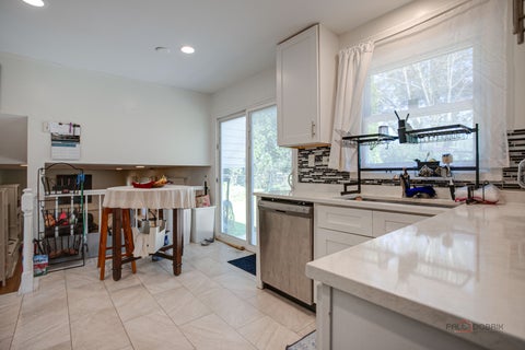 Tiny photo for 600 Thompson Boulevard, Buffalo Grove, IL 60089 (MLS # 12744477)