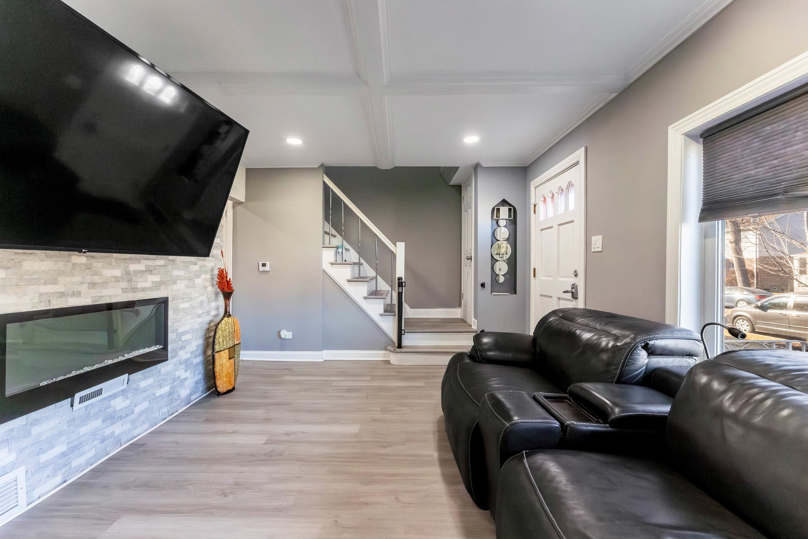 5227 S Neenah Avenue