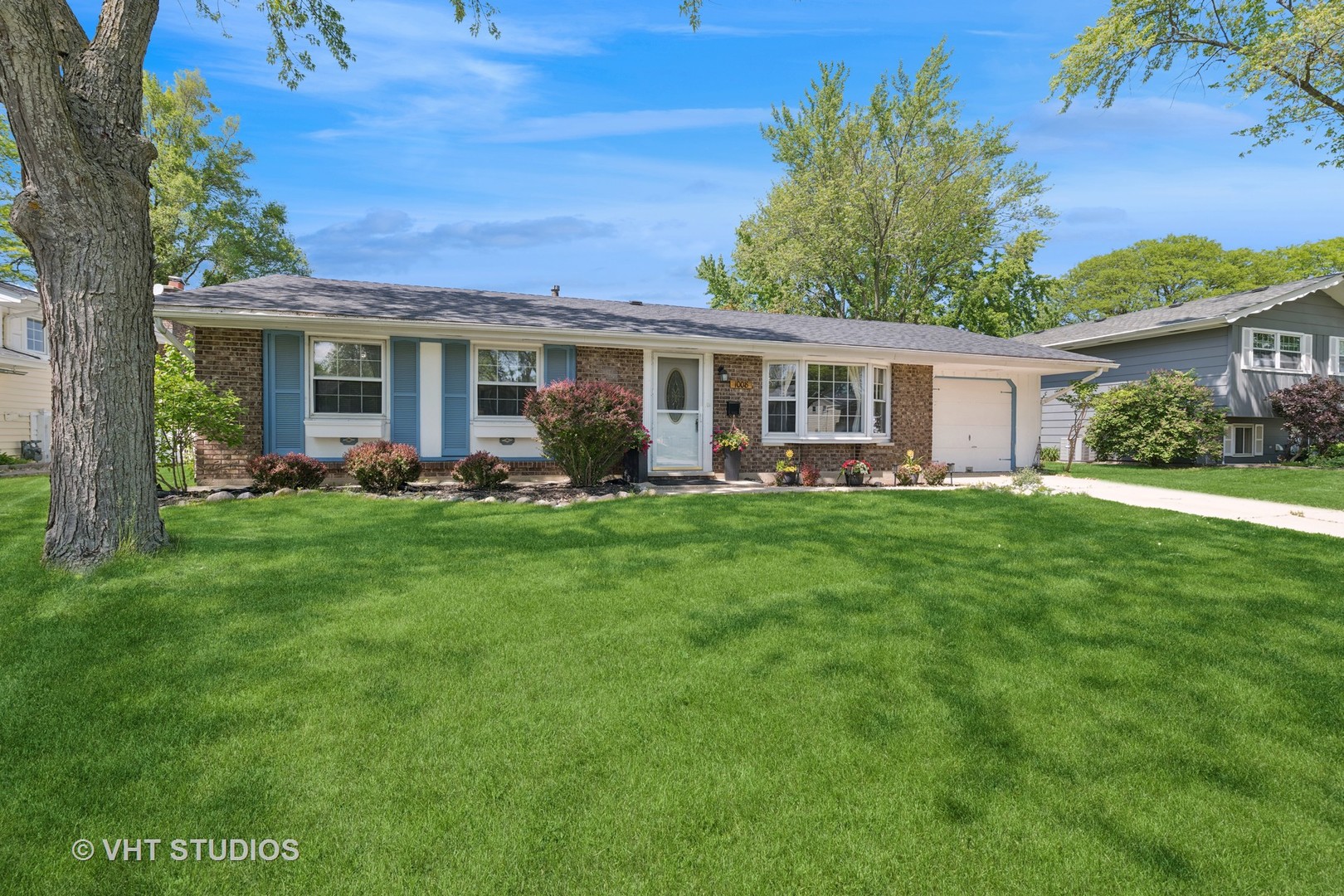 1008 W Weathersfield Way