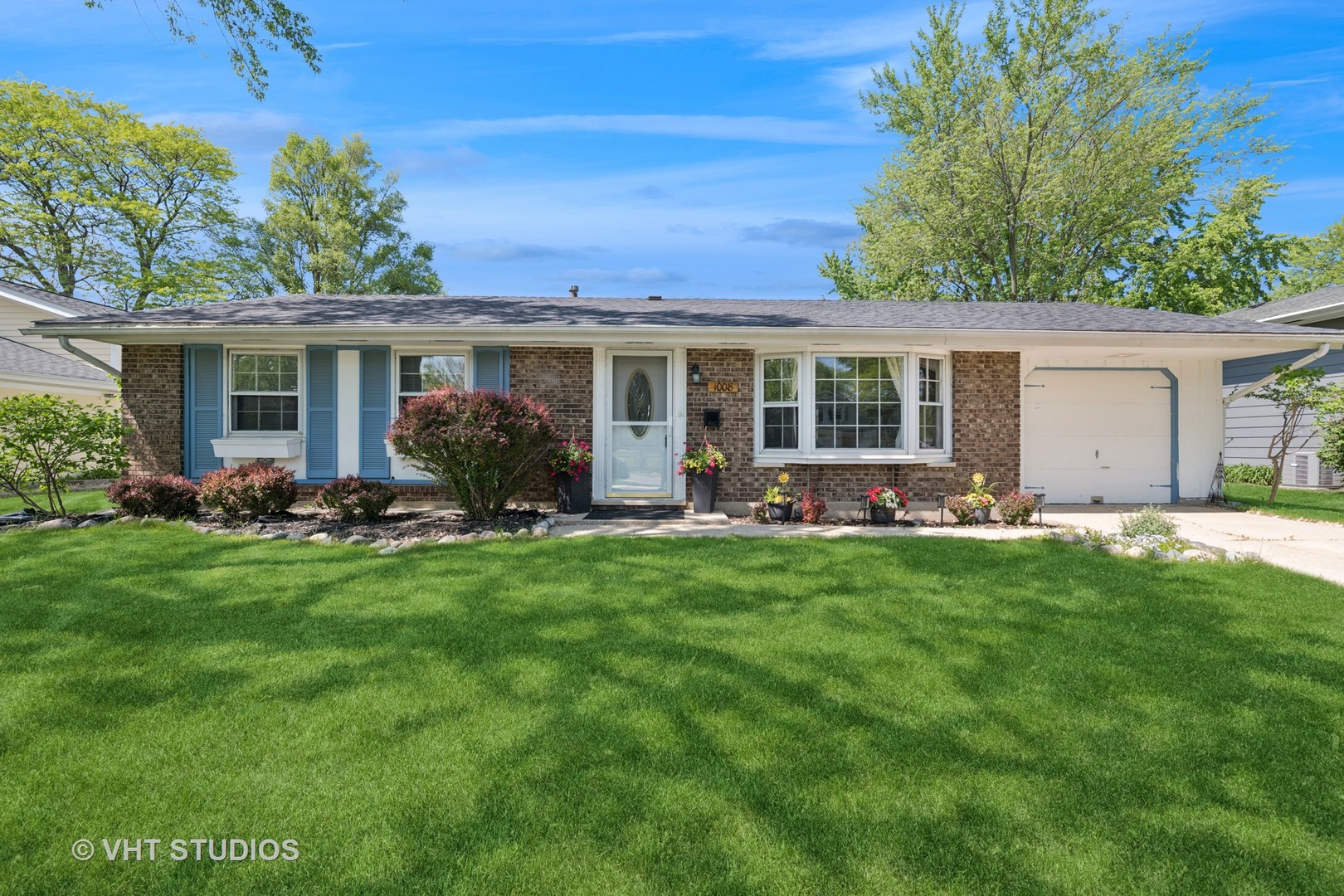 1008 W Weathersfield Way