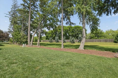 Tiny photo for 548 Council Circle, Vernon Hills, IL 60061 (MLS # 12688268)