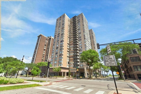 Photo of 6301 N Sheridan Road #3D, Chicago, IL 60660 (MLS # 12787035)