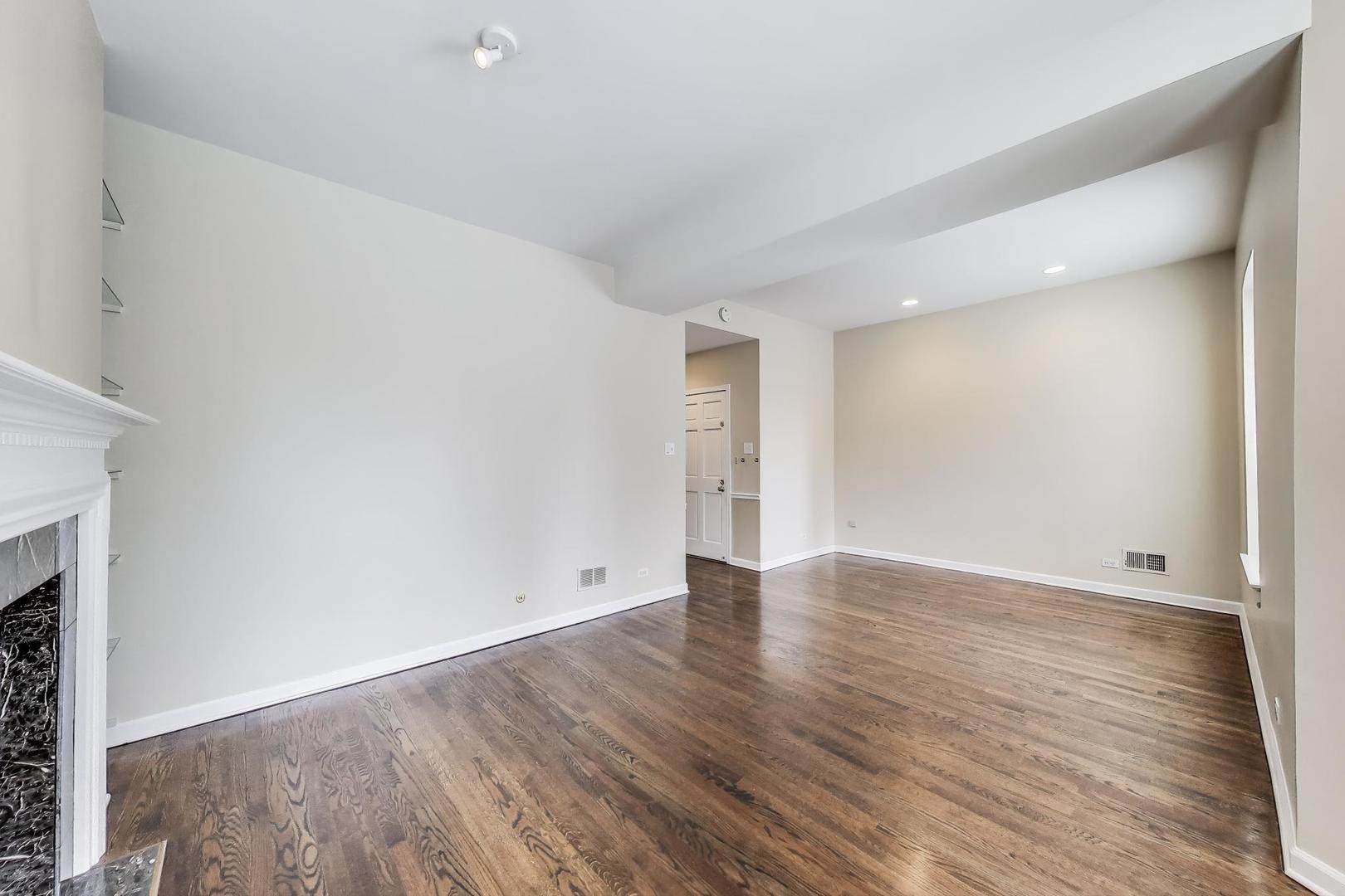 636 W GRACE Street 2W