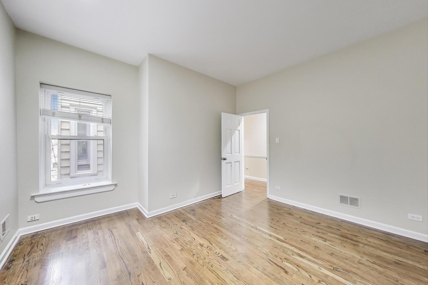 636 W GRACE Street 2W