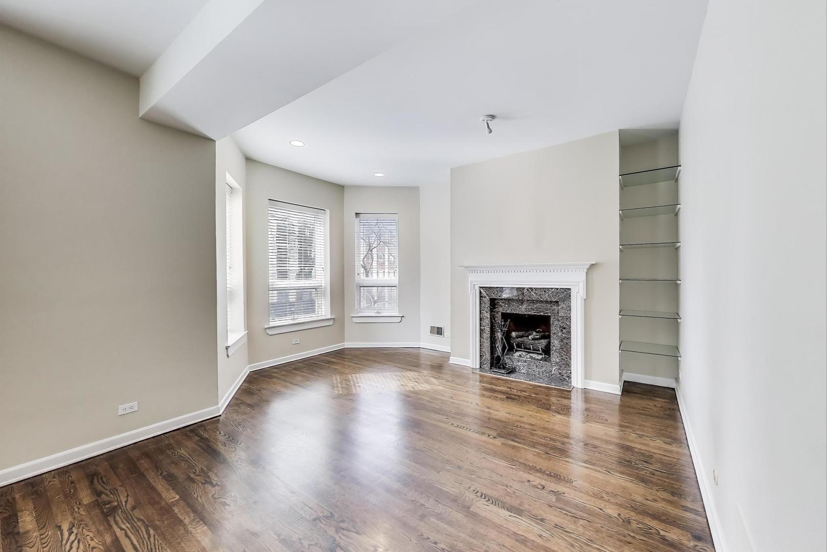 636 W GRACE Street 2W