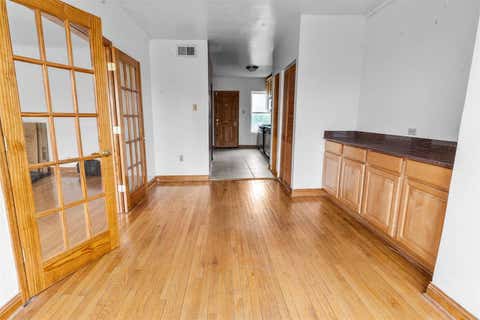 Tiny photo for 5321 S Michigan Avenue #3, Chicago, IL 60615 (MLS # 12670407)