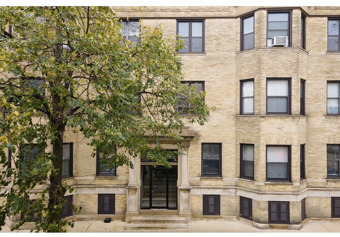 923 W Waveland Avenue 2D