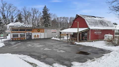 Tiny photo for 163 Maryland Lane, Pingree Grove, IL 60140 (MLS # 12527924)