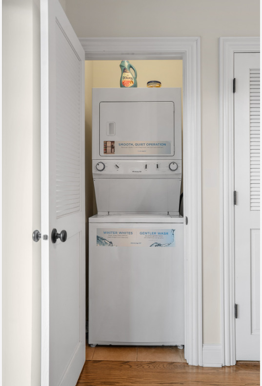 2117 W Irving Park Road 2R