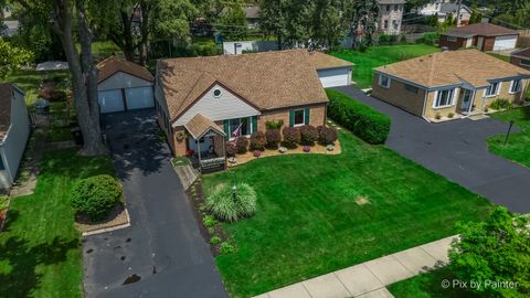 A home in Mount Prospect