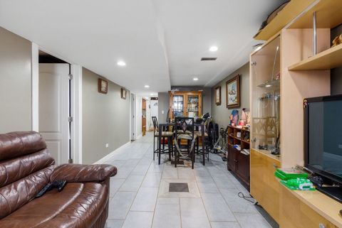 Tiny photo for 5711 S Lowe Avenue, Chicago, IL 60621 (MLS # 12564640)