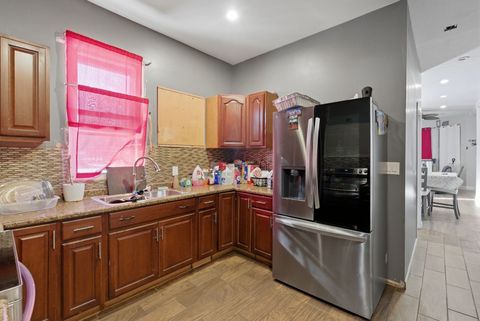 Tiny photo for 5711 S Lowe Avenue, Chicago, IL 60621 (MLS # 12564640)