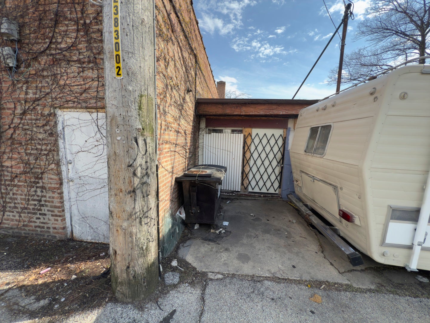 5724 W Diversey Avenue