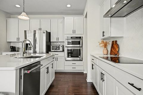 Tiny photo for 2515 LEANDER Court, Woodridge, IL 60517 (MLS # 12679624)