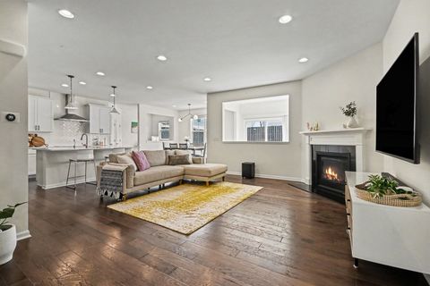 Tiny photo for 2515 LEANDER Court, Woodridge, IL 60517 (MLS # 12679624)