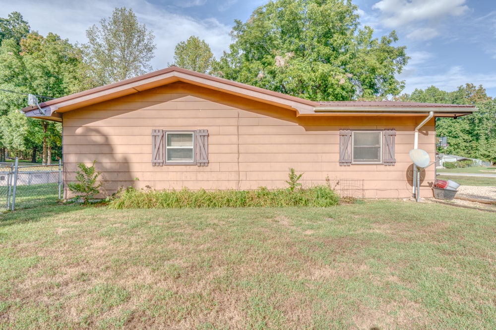 123 White Oak Park Lane