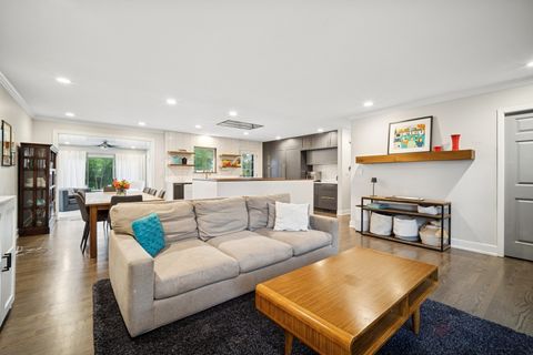 Tiny photo for 505 Pine Court, Lake Bluff, IL 60044 (MLS # 12430546)