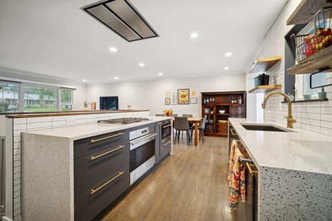 Tiny photo for 505 Pine Court, Lake Bluff, IL 60044 (MLS # 12430546)