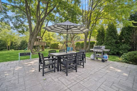 Tiny photo for 505 Pine Court, Lake Bluff, IL 60044 (MLS # 12430546)