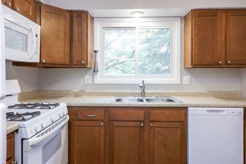 Tiny photo for 1782 Gloucester Court #B, Wheaton, IL 60189 (MLS # 12622313)