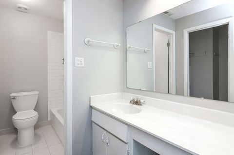 Tiny photo for 1782 Gloucester Court #B, Wheaton, IL 60189 (MLS # 12622313)