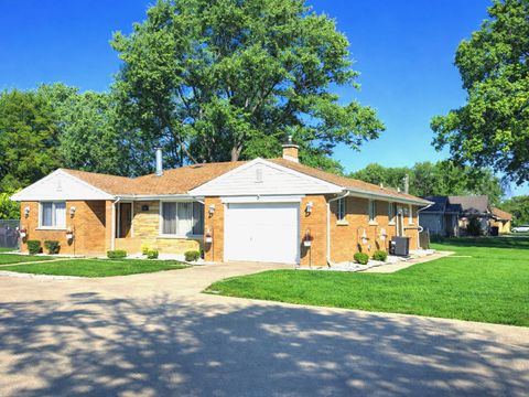 Photo of 3904 W 137th Street, Crestwood, IL 60418 (MLS # 12597410)