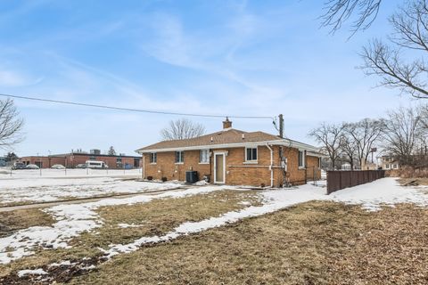 Tiny photo for 3904 W 137th Street, Crestwood, IL 60418 (MLS # 12597410)