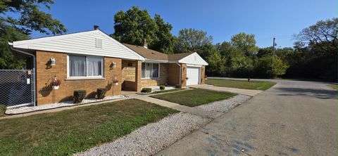 Tiny photo for 3904 W 137th Street, Crestwood, IL 60418 (MLS # 12597410)