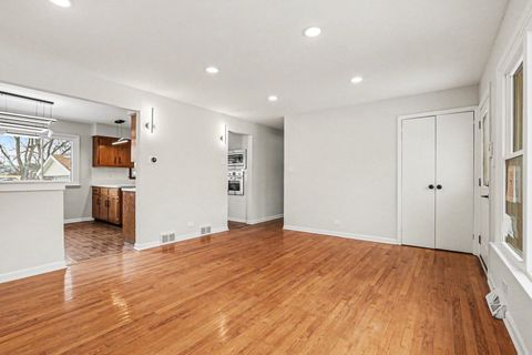 Tiny photo for 16914 Parkside Avenue, South Holland, IL 60473 (MLS # 12555630)