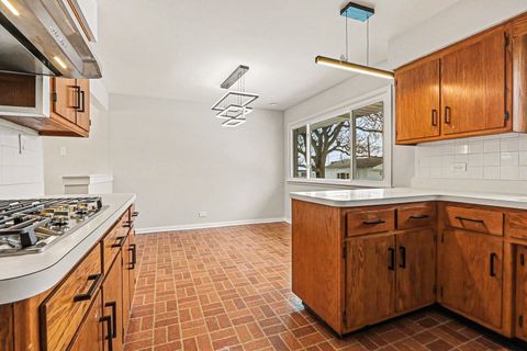 Tiny photo for 16914 Parkside Avenue, South Holland, IL 60473 (MLS # 12555630)