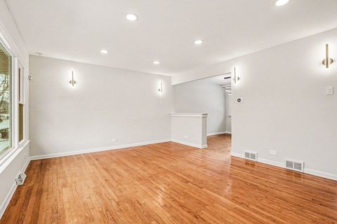 Tiny photo for 16914 Parkside Avenue, South Holland, IL 60473 (MLS # 12555630)