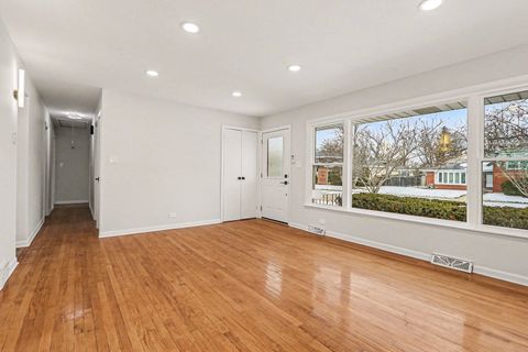 Tiny photo for 16914 Parkside Avenue, South Holland, IL 60473 (MLS # 12555630)