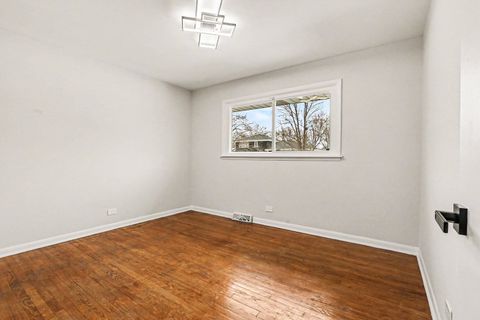 Tiny photo for 16914 Parkside Avenue, South Holland, IL 60473 (MLS # 12555630)