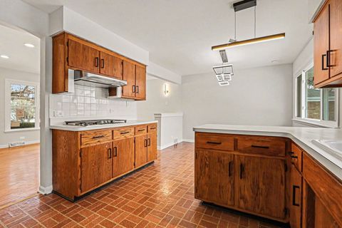 Tiny photo for 16914 Parkside Avenue, South Holland, IL 60473 (MLS # 12555630)