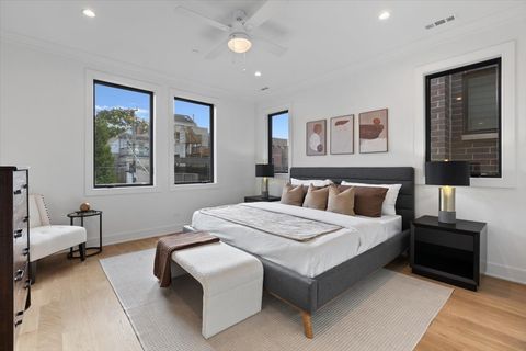 Tiny photo for 3719 N Bosworth Avenue, Chicago, IL 60613 (MLS # 12472954)