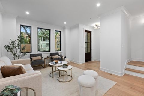 Tiny photo for 3719 N Bosworth Avenue, Chicago, IL 60613 (MLS # 12472954)
