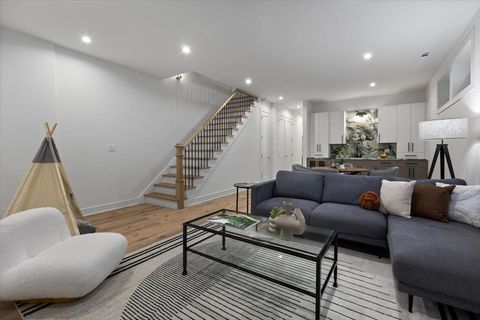 Tiny photo for 3719 N Bosworth Avenue, Chicago, IL 60613 (MLS # 12472954)