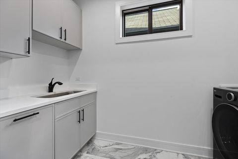 Tiny photo for 3719 N Bosworth Avenue, Chicago, IL 60613 (MLS # 12472954)