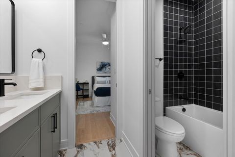 Tiny photo for 3719 N Bosworth Avenue, Chicago, IL 60613 (MLS # 12472954)