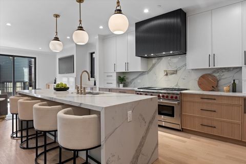 Tiny photo for 3719 N Bosworth Avenue, Chicago, IL 60613 (MLS # 12472954)