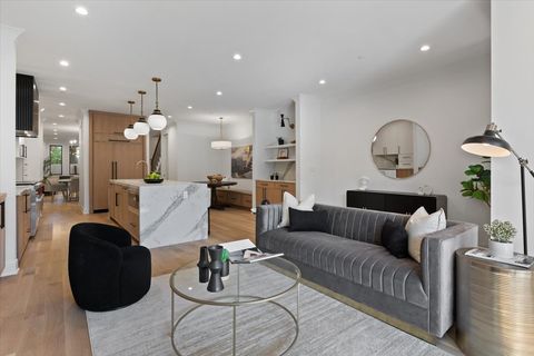 Tiny photo for 3719 N Bosworth Avenue, Chicago, IL 60613 (MLS # 12472954)