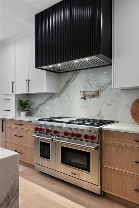 Tiny photo for 3719 N Bosworth Avenue, Chicago, IL 60613 (MLS # 12472954)
