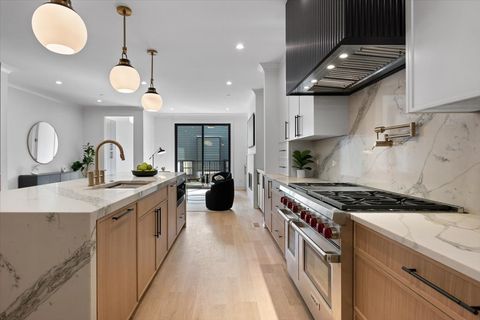 Tiny photo for 3719 N Bosworth Avenue, Chicago, IL 60613 (MLS # 12472954)